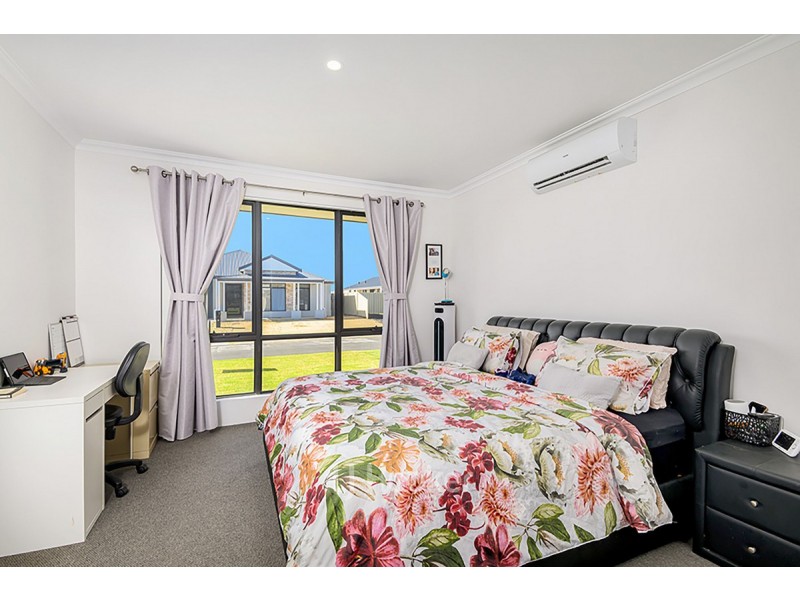 8 Kenworthy Approach, Australind WA 6233