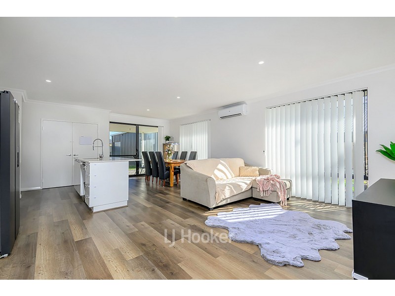 8 Kenworthy Approach, Australind WA 6233