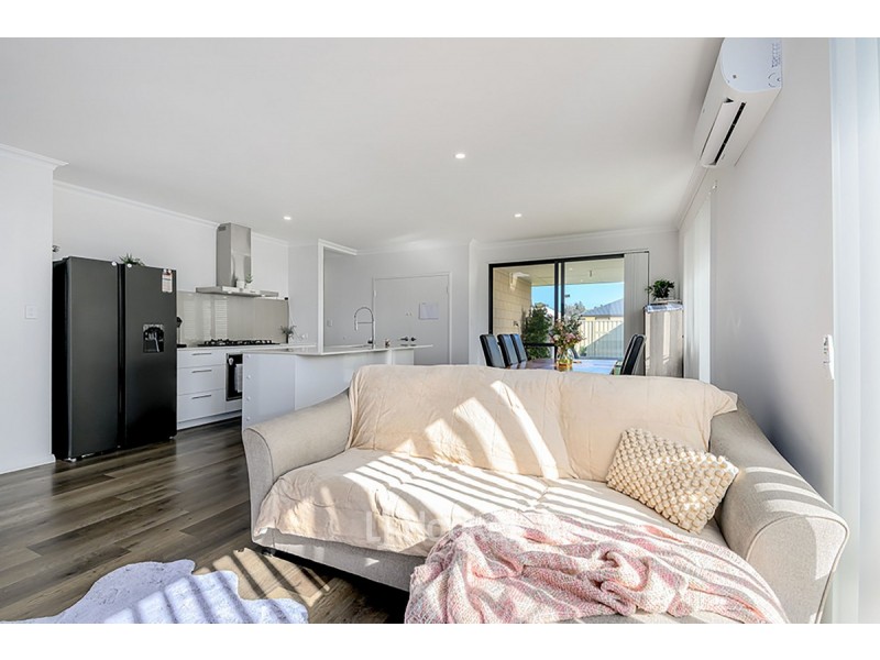 8 Kenworthy Approach, Australind WA 6233