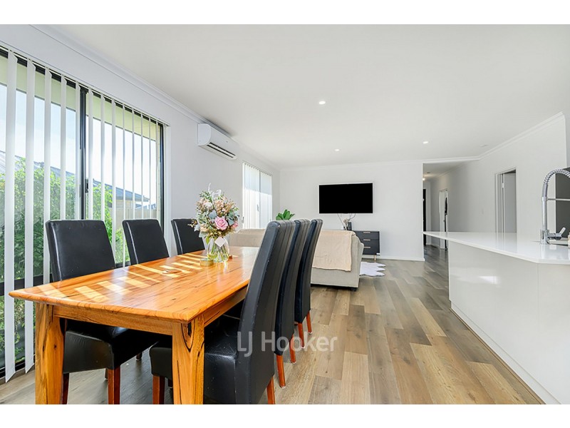 8 Kenworthy Approach, Australind WA 6233