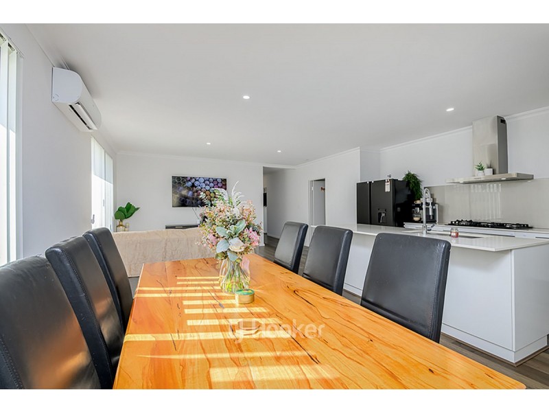 8 Kenworthy Approach, Australind WA 6233