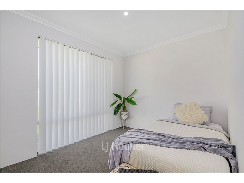 8 Kenworthy Approach, Australind WA 6233