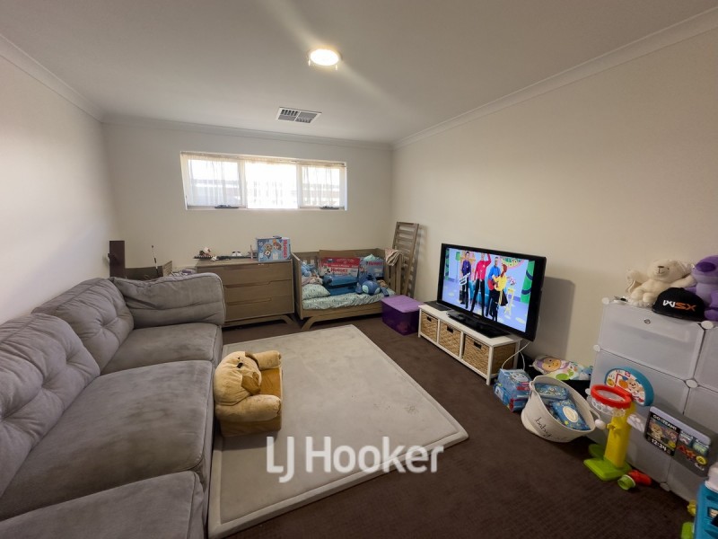 7 Kooyar Bend, Dalyellup WA 6230