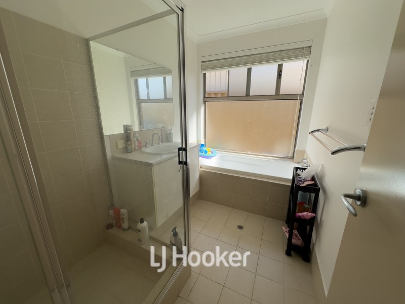 7 Kooyar Bend, Dalyellup WA 6230