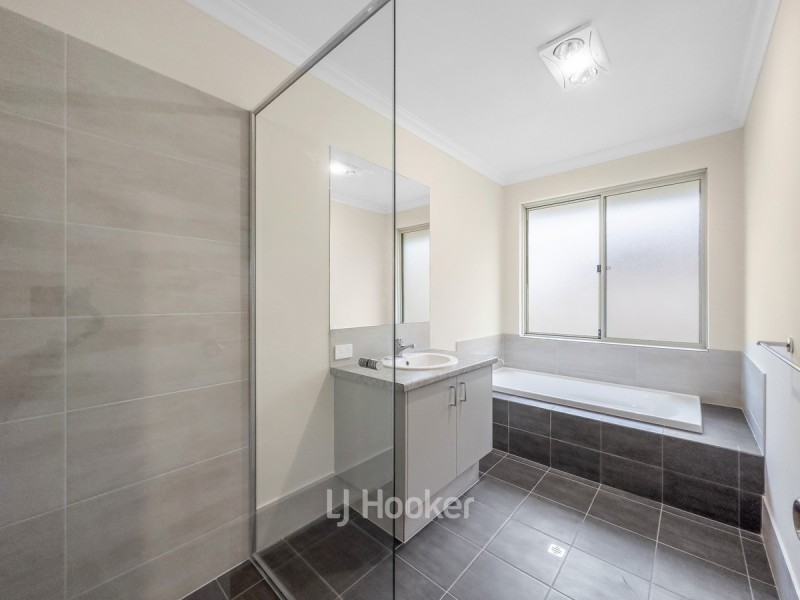 4 Willcock Loop, Dalyellup WA 6230