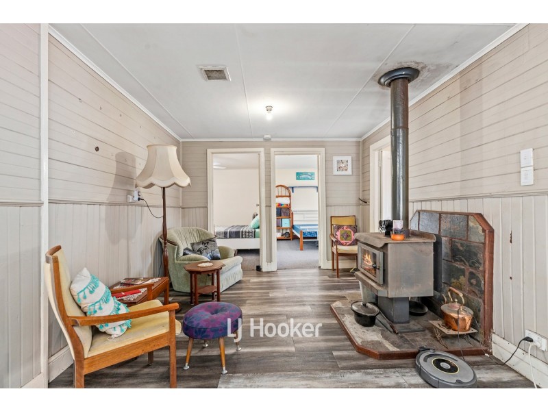 35 Coombes Street, Collie WA 6225