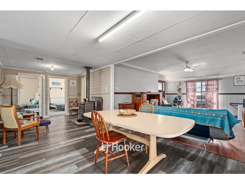 35 Coombes Street, Collie WA 6225