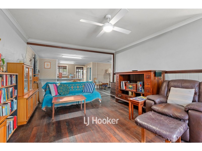 35 Coombes Street, Collie WA 6225