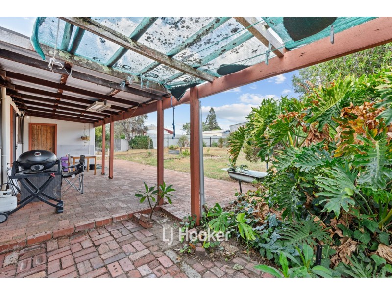 35 Coombes Street, Collie WA 6225