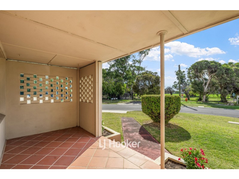 1A Queensbury Street, Carey Park WA 6230