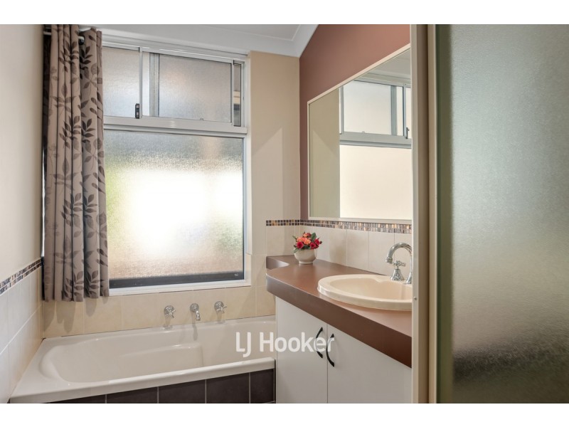 1 Hadfield Avenue, West Busselton WA 6280