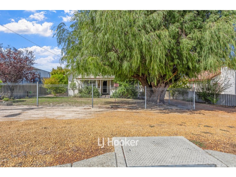 24 Moore Street, Collie WA 6225