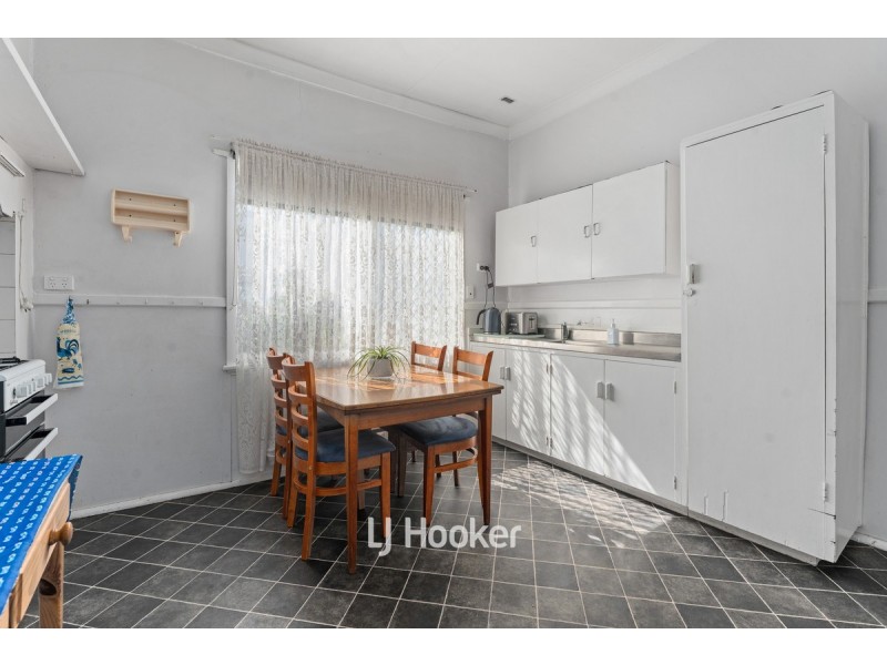 24 Moore Street, Collie WA 6225