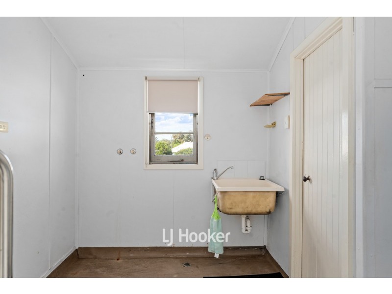 24 Moore Street, Collie WA 6225