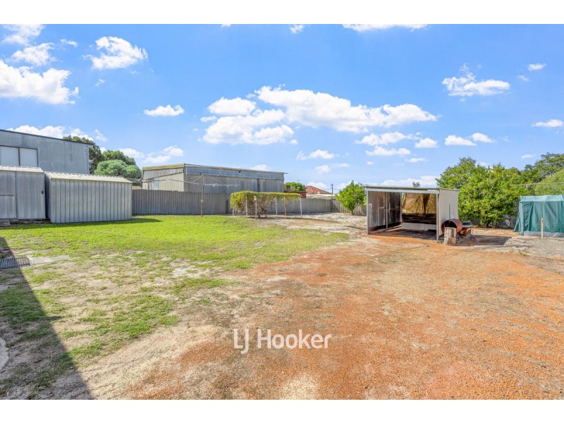 24 Moore Street, Collie WA 6225
