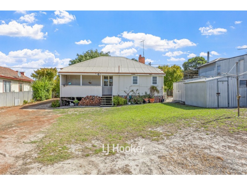 24 Moore Street, Collie WA 6225
