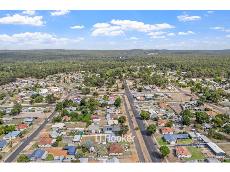 24 Moore Street, Collie WA 6225