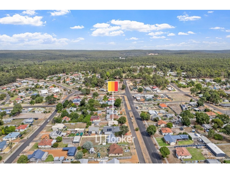 24 Moore Street, Collie WA 6225