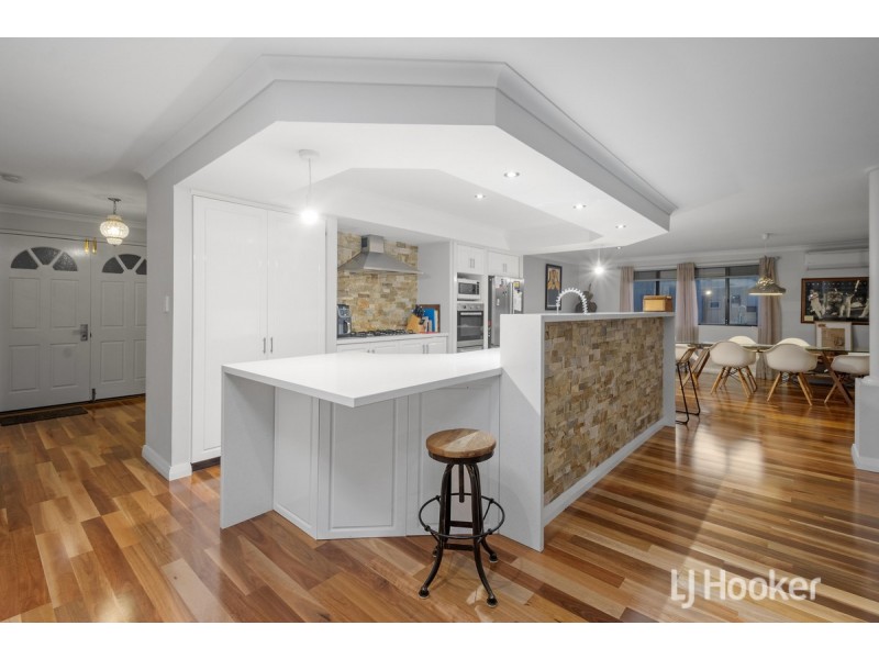 6 Poole Road, Dalyellup WA 6230