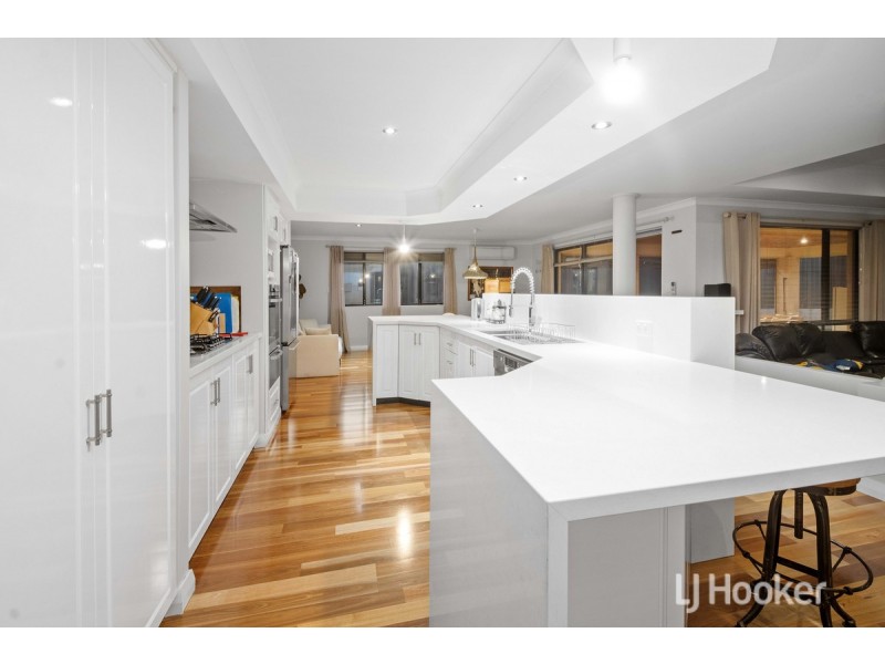 6 Poole Road, Dalyellup WA 6230