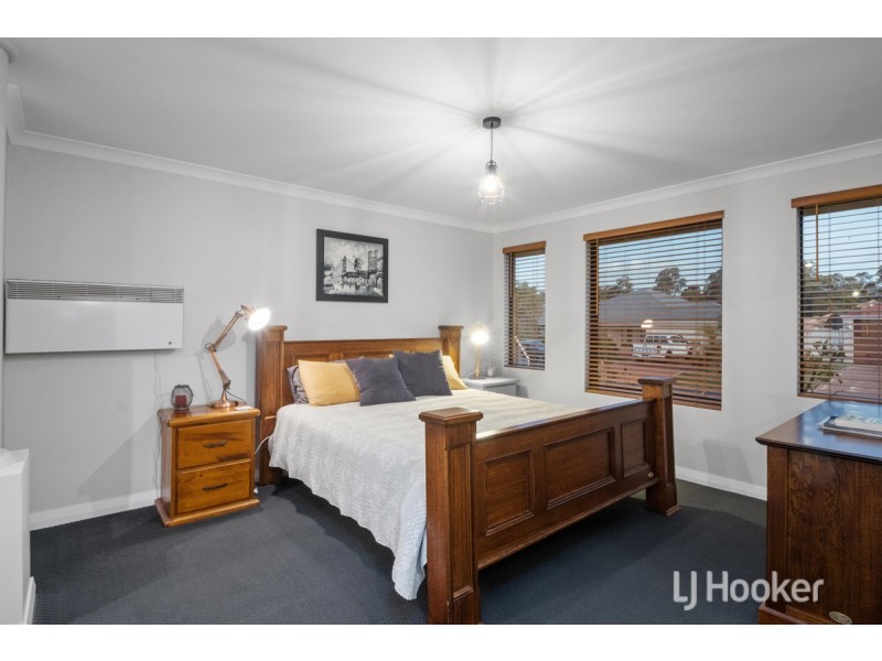 6 Poole Road, Dalyellup WA 6230