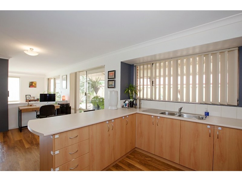1 Holroyd Gardens, Millbridge WA 6232