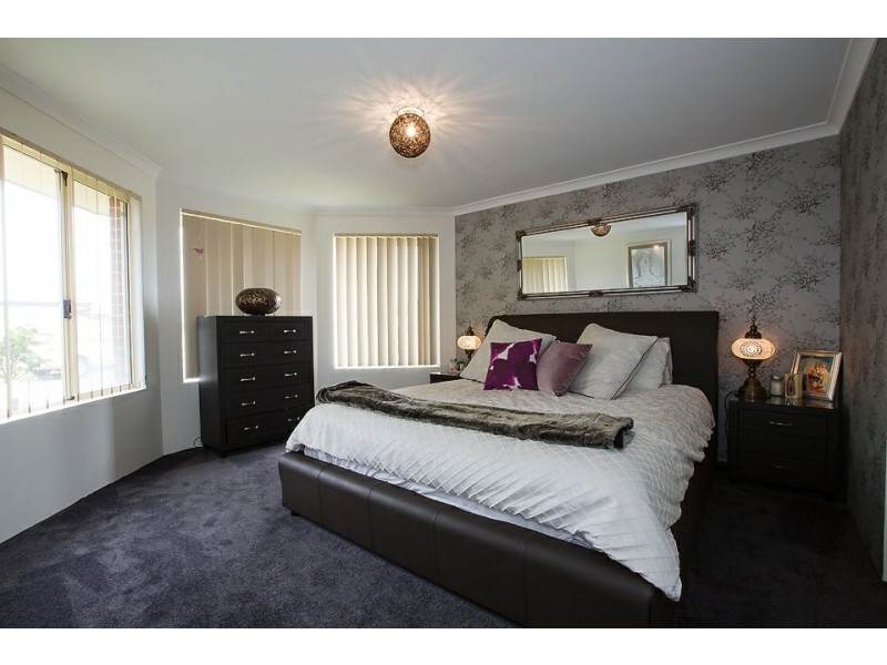 1 Holroyd Gardens, Millbridge WA 6232