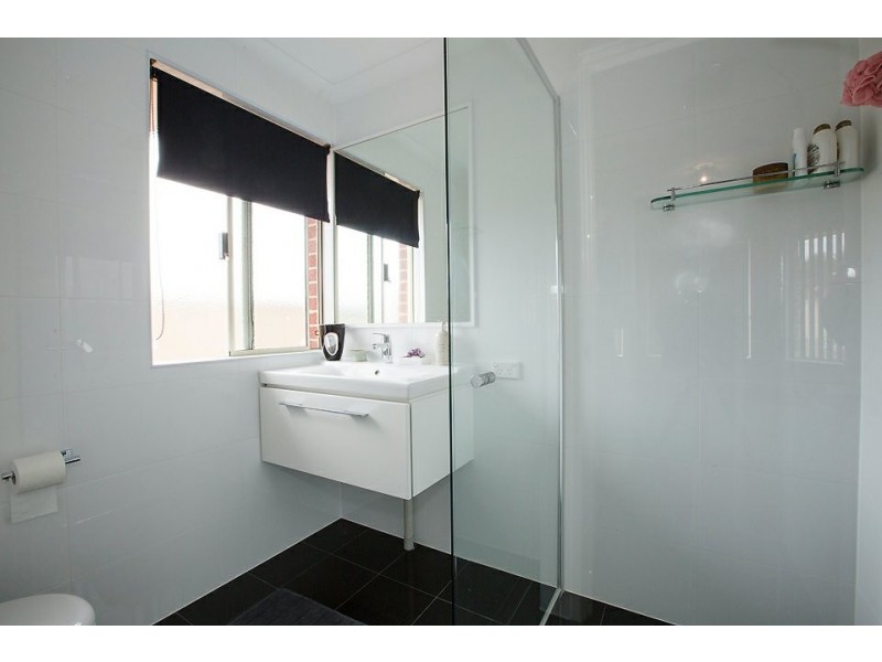 1 Holroyd Gardens, Millbridge WA 6232