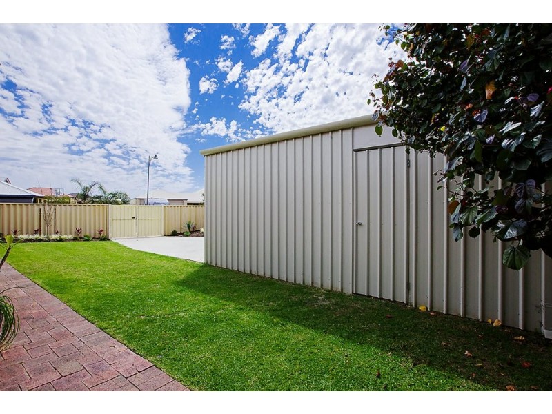 1 Holroyd Gardens, Millbridge WA 6232