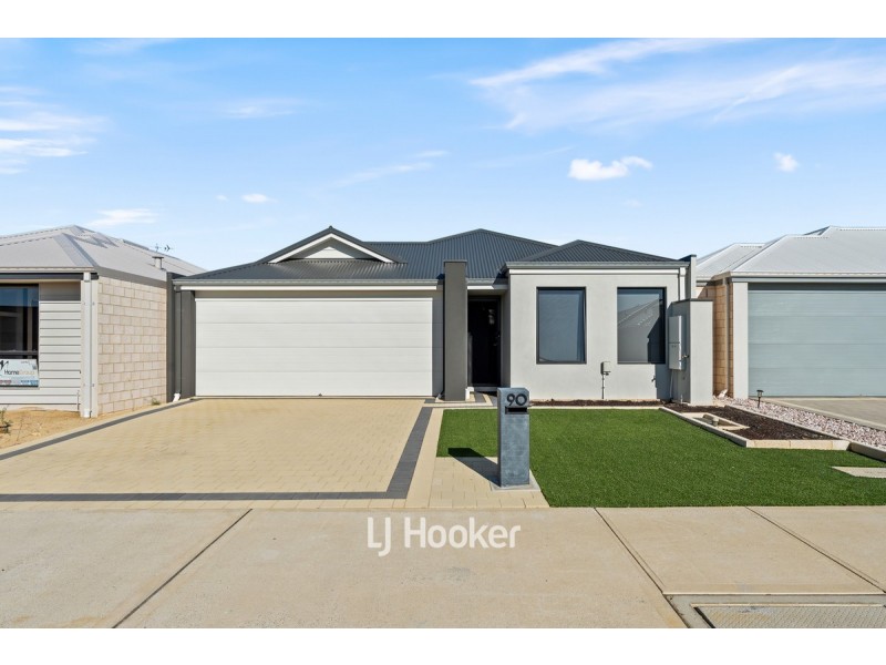 90 Carnelian Avenue, Australind WA 6233
