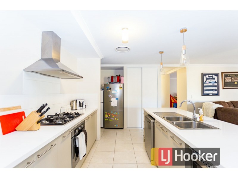 22 Hazelgrove Crescent, Millbridge WA 6232