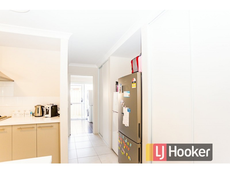 22 Hazelgrove Crescent, Millbridge WA 6232