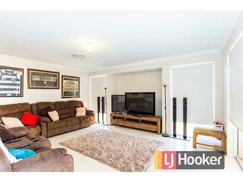 22 Hazelgrove Crescent, Millbridge WA 6232