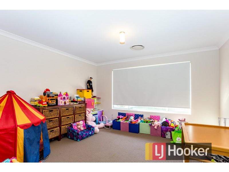 22 Hazelgrove Crescent, Millbridge WA 6232