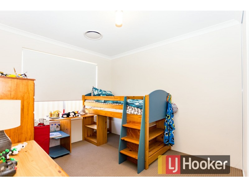 22 Hazelgrove Crescent, Millbridge WA 6232