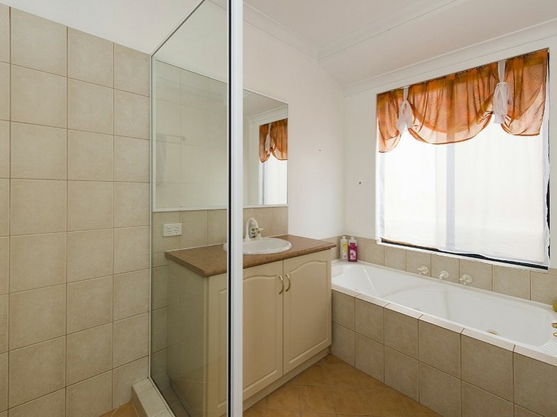 9 Bonanza Road, Dalyellup WA 6230