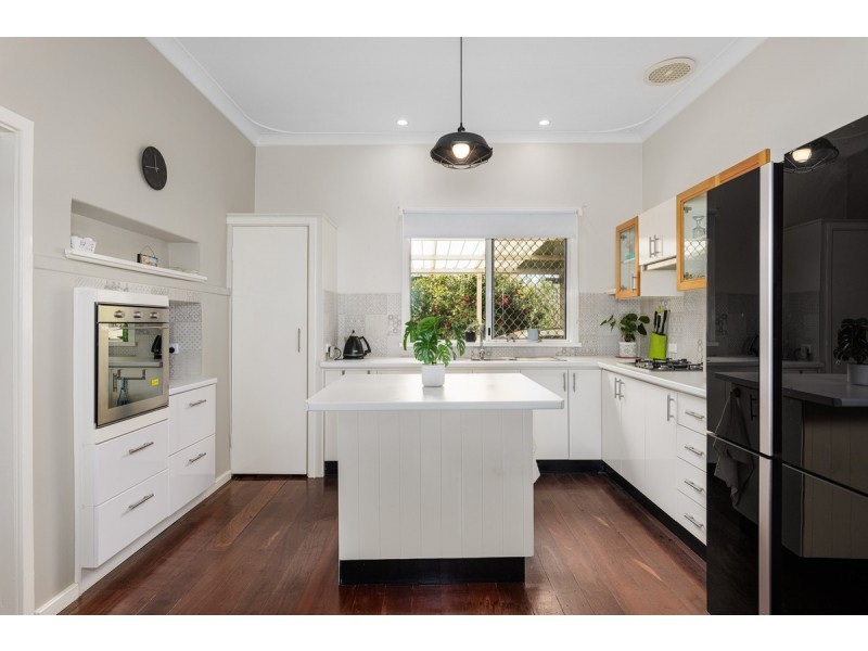 32 Hutton Street, Collie WA 6225