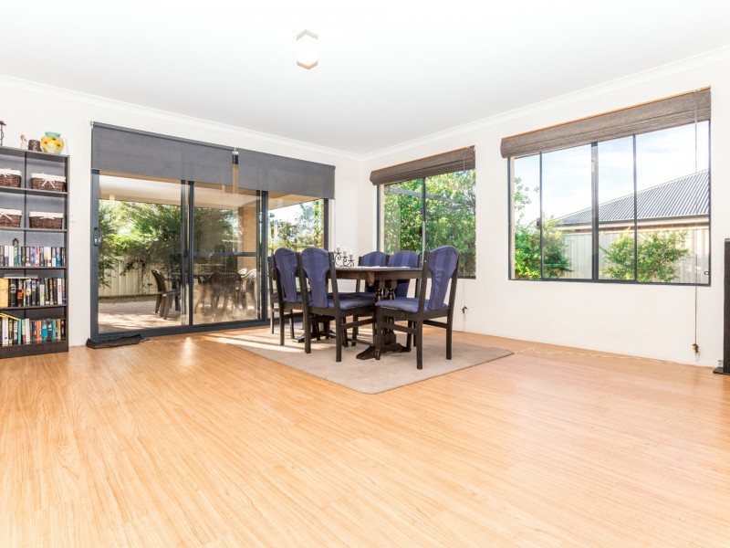 11 Hoskins Way, Australind WA 6233