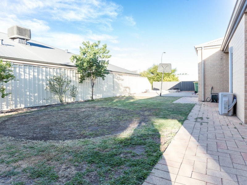 11 Hoskins Way, Australind WA 6233