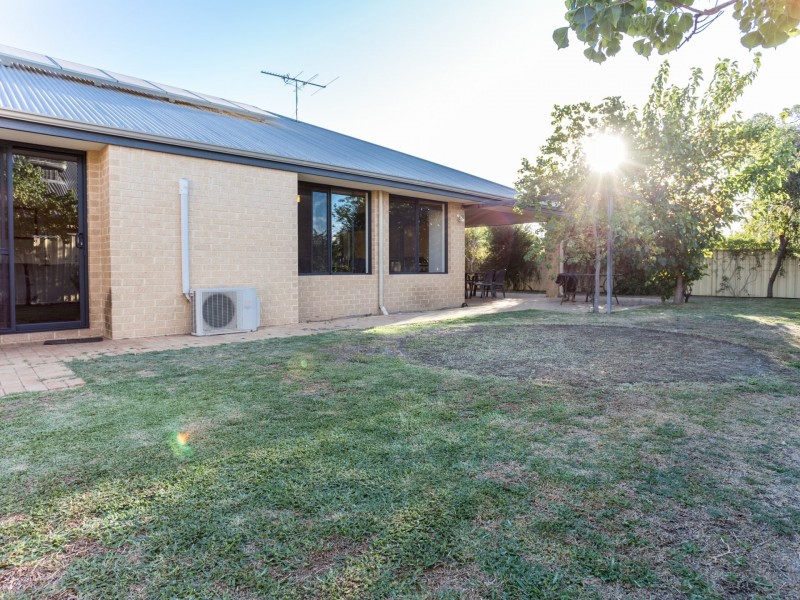 11 Hoskins Way, Australind WA 6233