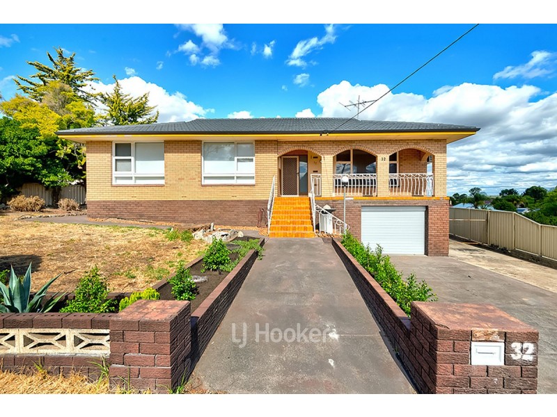 32 Bucktin Street, Collie WA 6225