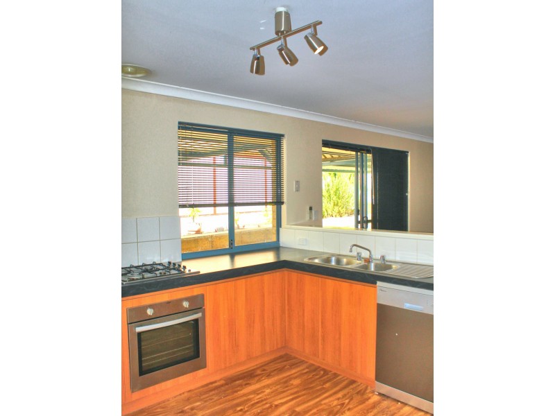 8 Butcherbird Place, Harvey WA 6220