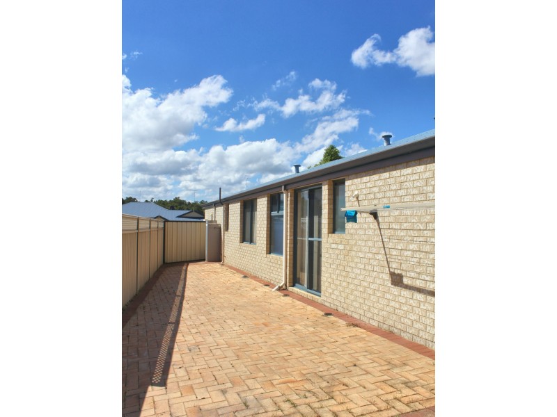 8 Butcherbird Place, Harvey WA 6220