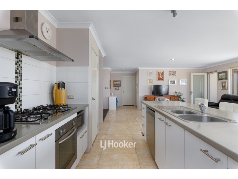 141 Braidwood Drive, Australind WA 6233