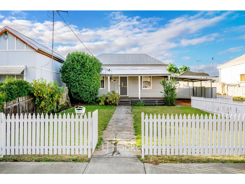 68 Johnston Street, Collie WA 6225