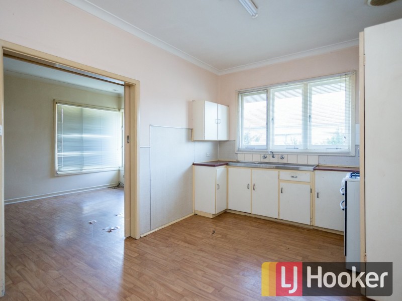 38 Parade Road, Withers WA 6230