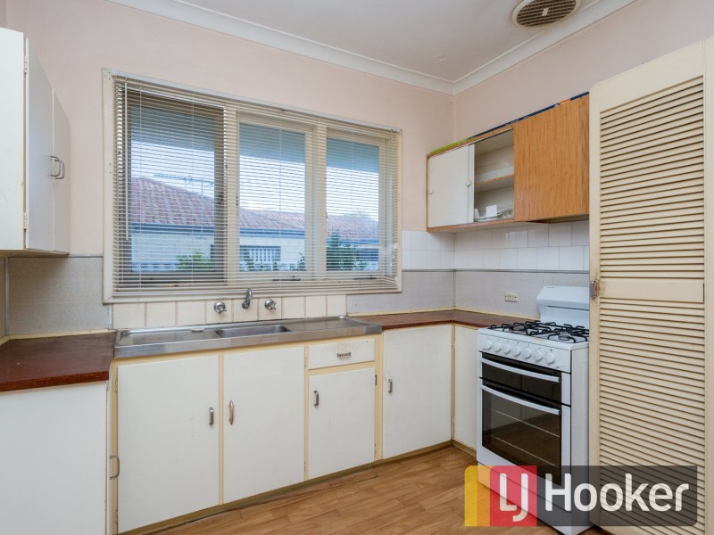 38 Parade Road, Withers WA 6230