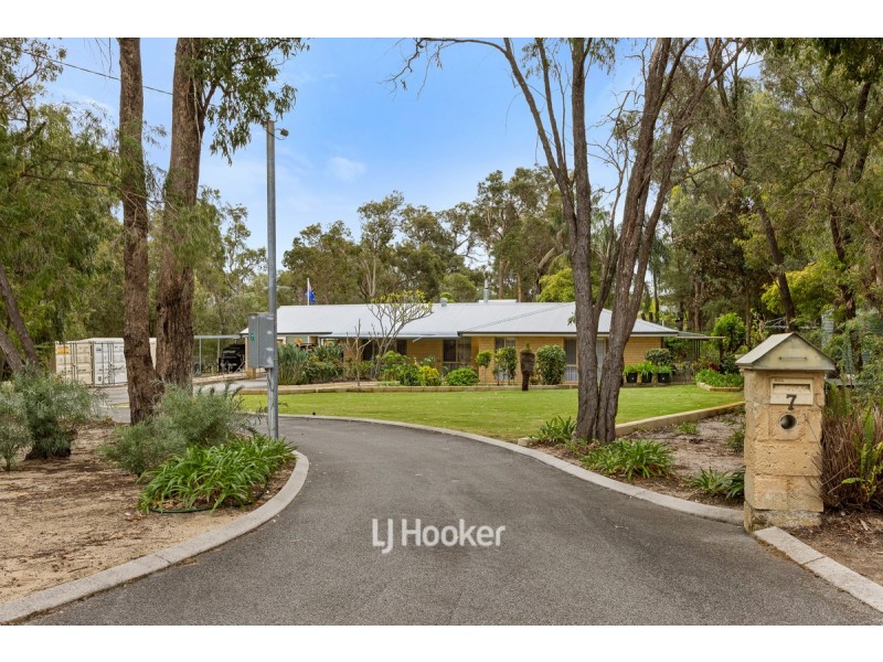 7 Green Way, Leschenault WA 6233