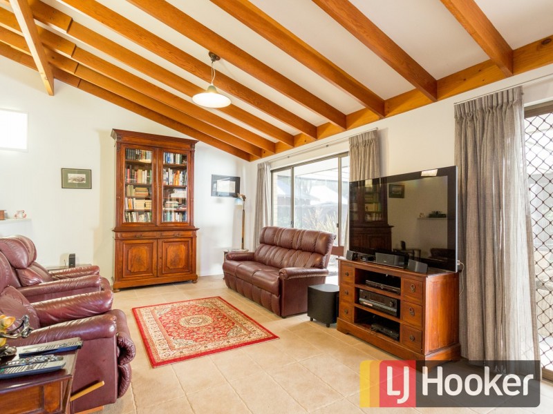 35 Whatman Way, Australind WA 6233