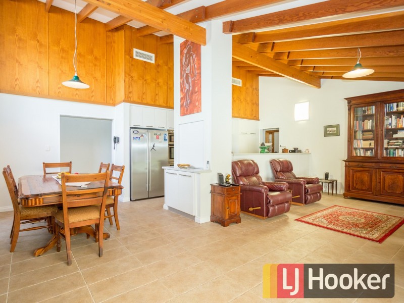 35 Whatman Way, Australind WA 6233